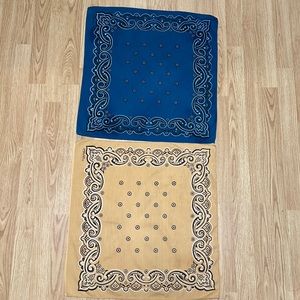 Vintage 1970s lot of 2 Washfast bandannas handkerchiefs in blue and tan